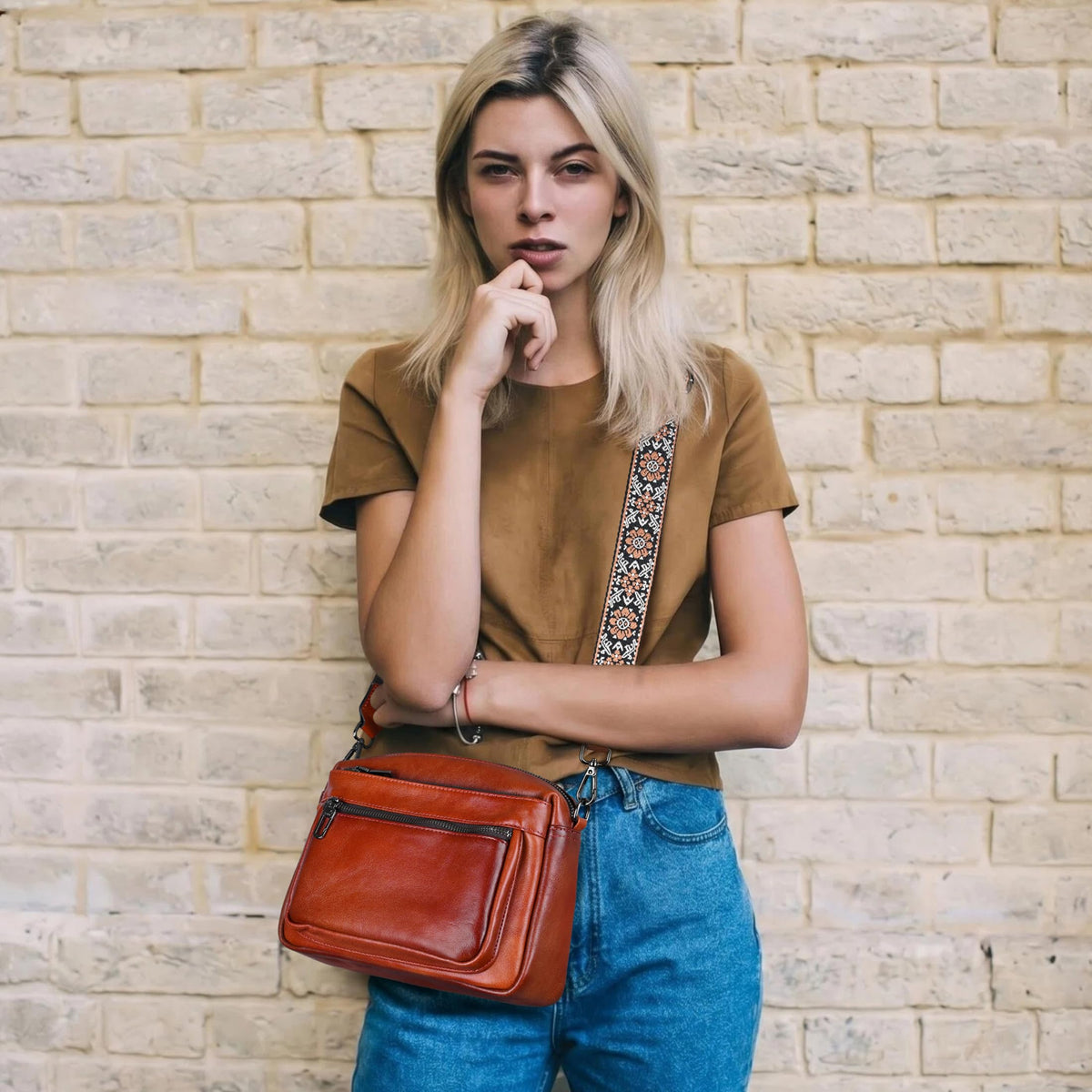 Leather Crossbody Bag K685023
