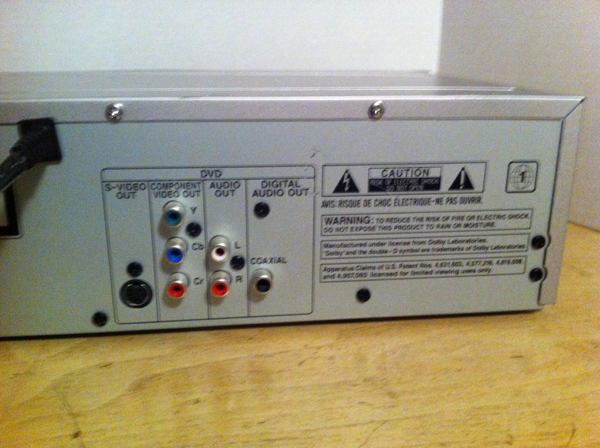 Video Cassette Recorder DVD Player Y369